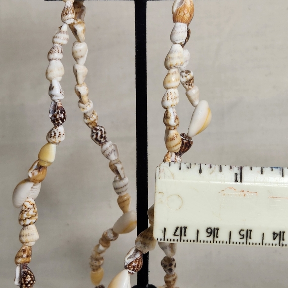 Mini shell necklace - Picture 2 of 3